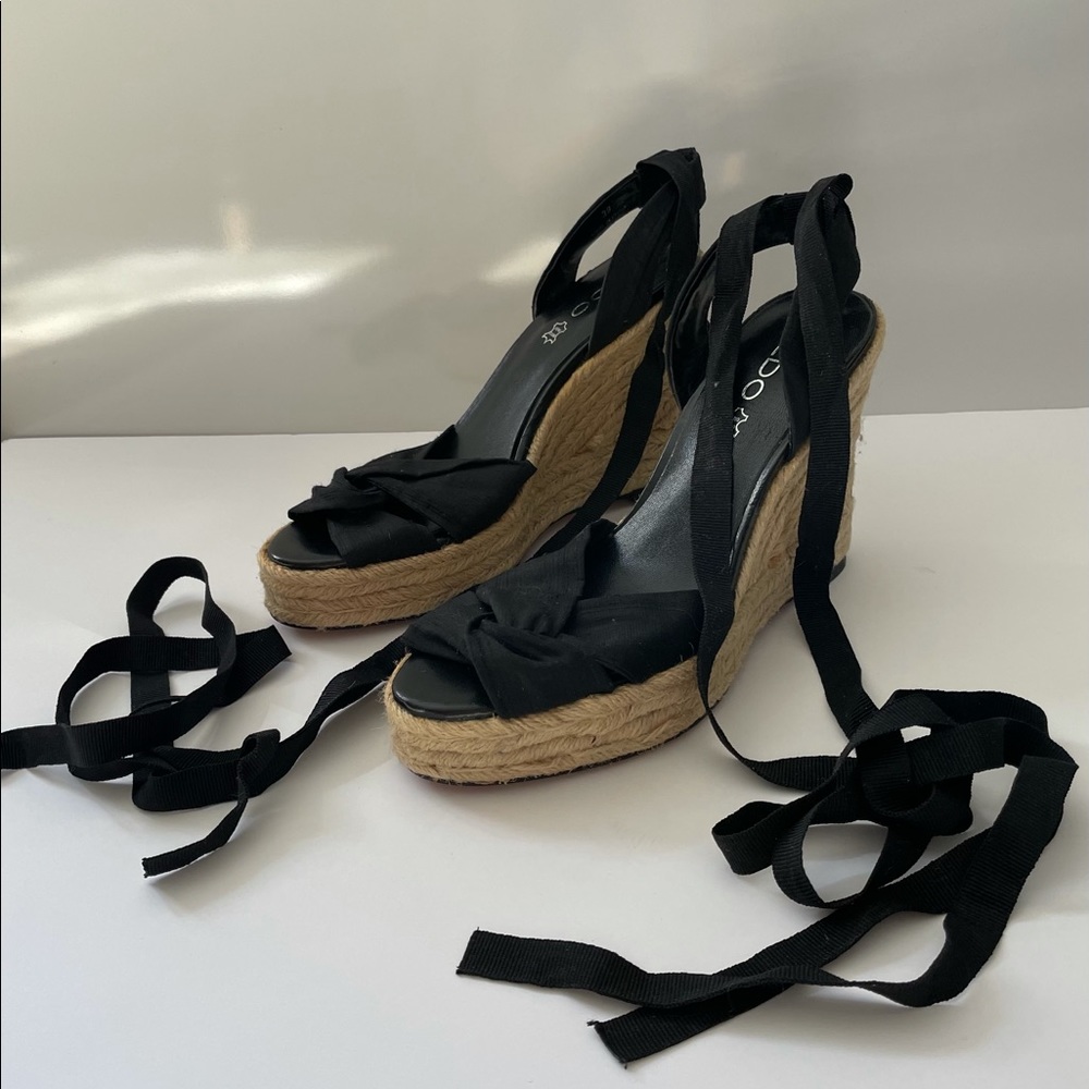 Aldo wedge sandals size 8 black color